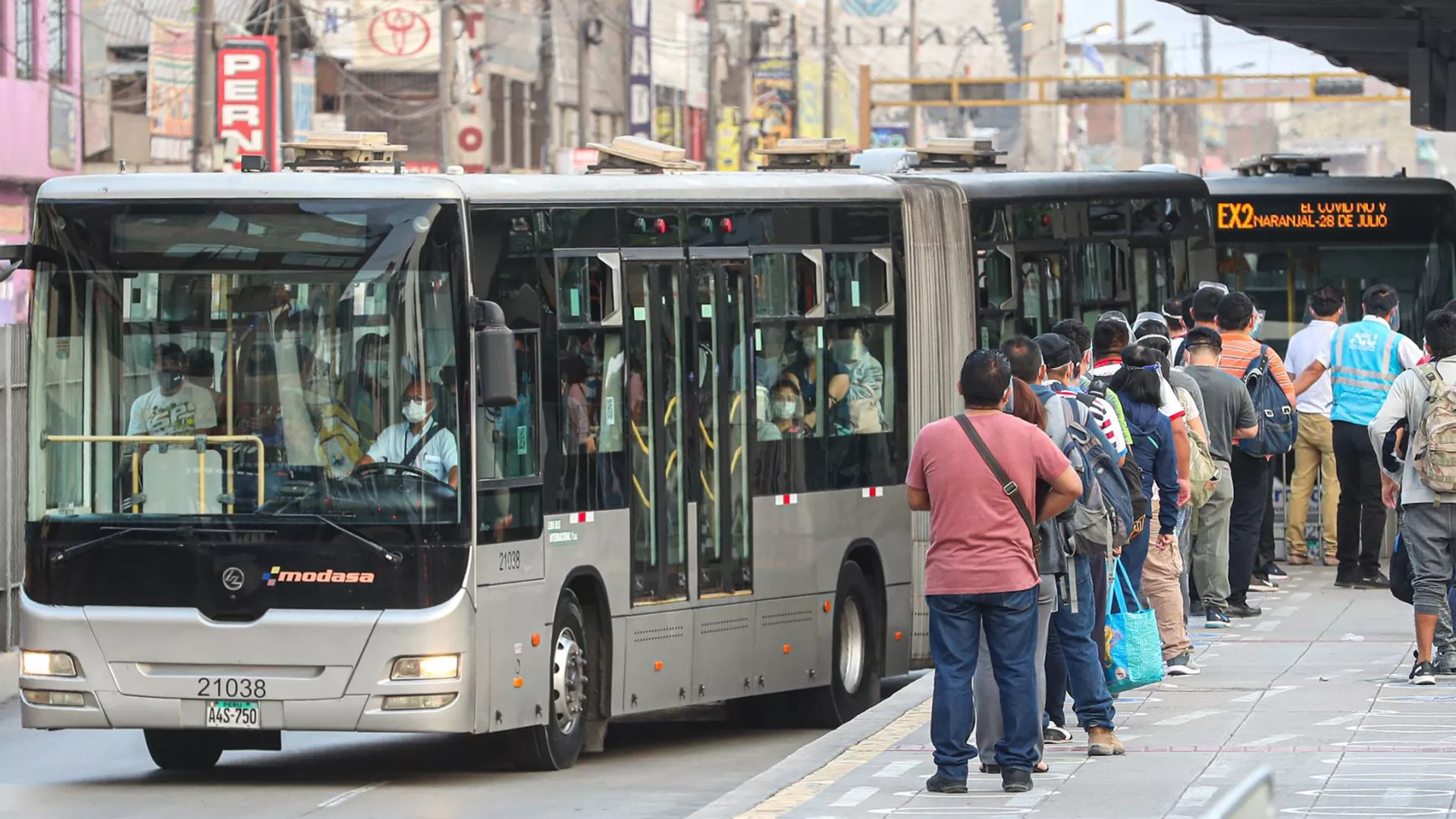 Los retos urgentes: un sistema colapsado y casi diez muertes al día marcan la crisis del transporte
